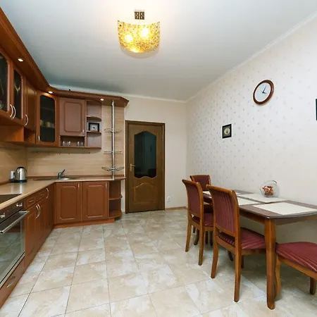 Sribnokilska 22 *